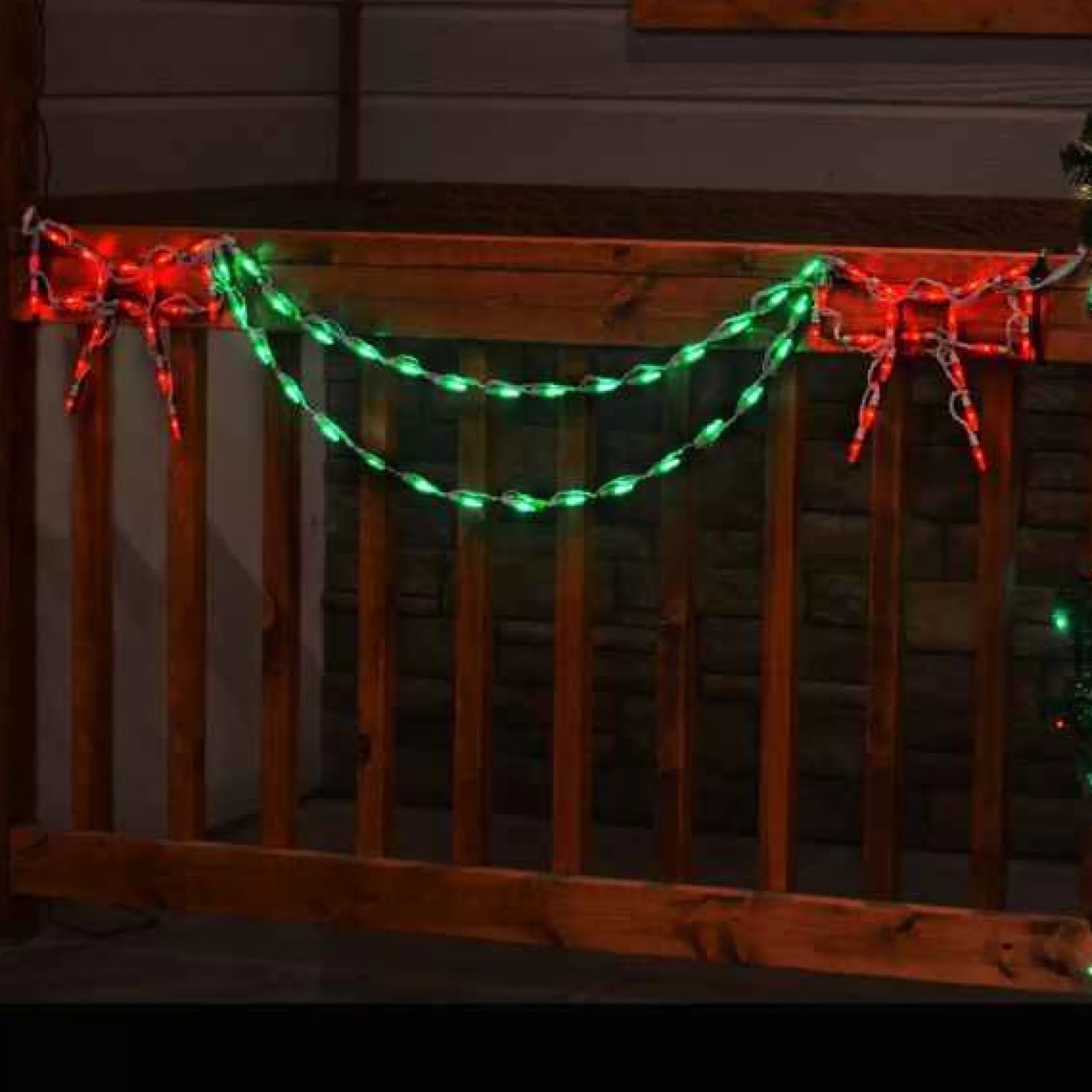 Brite Ideas Led Bow With Garland End Piece (Red/Green) #Led-Ban54