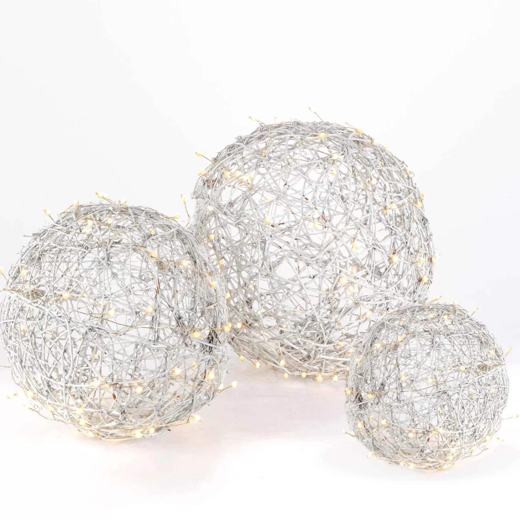 Gerson International Set Of 3 White Modern Organic Vine Balls, Battery Operated Led